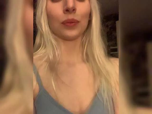 -apollinaria- on BongaCams 