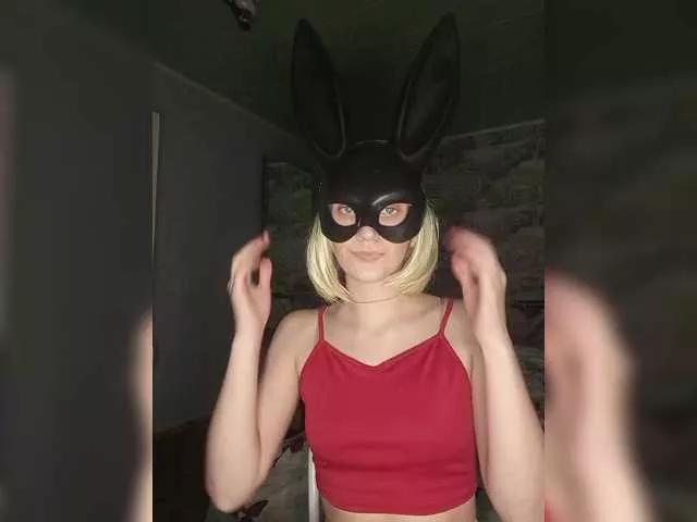 -LauraGold- on BongaCams 