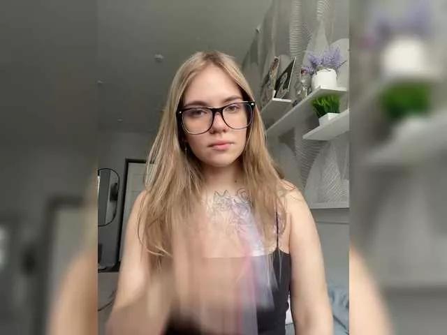 -Tiki-Riki- on BongaCams 