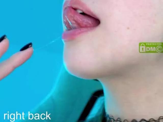-VikkiL0vesCheese- on BongaCams 