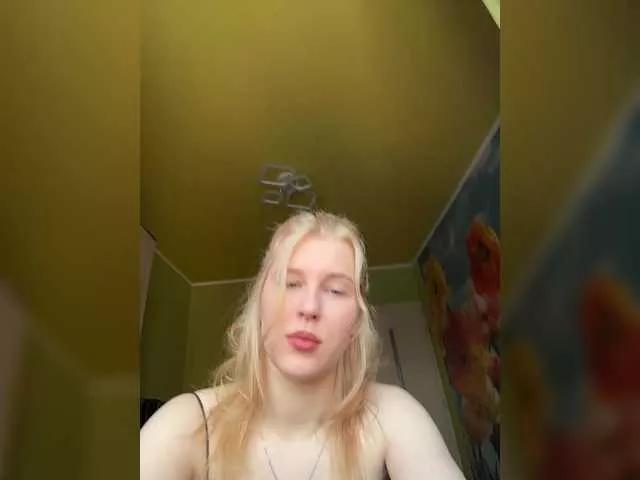 Advaya on BongaCams 