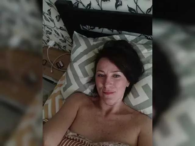 Agnes77 on BongaCams 