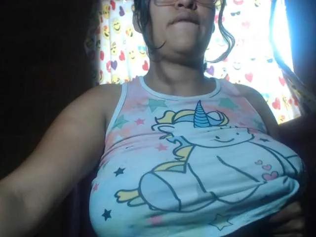 aisha5 on BongaCams 