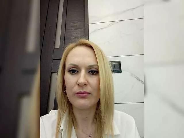 AlenaXBlonde on BongaCams 