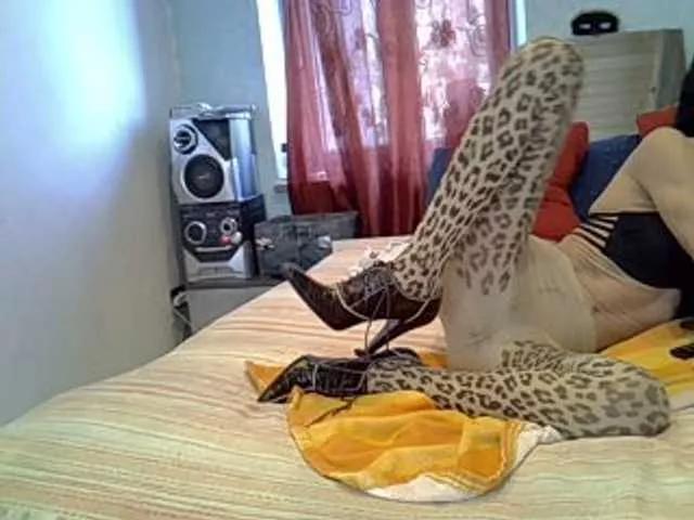 aliceanddave1 on BongaCams 