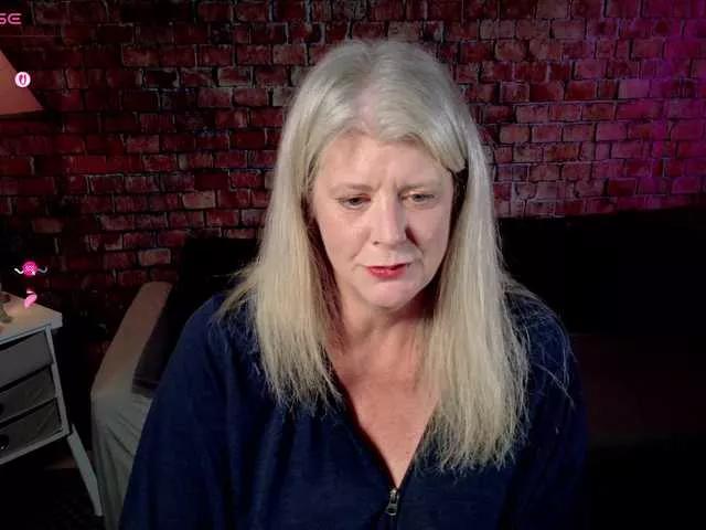 Alicescuriosity on BongaCams 