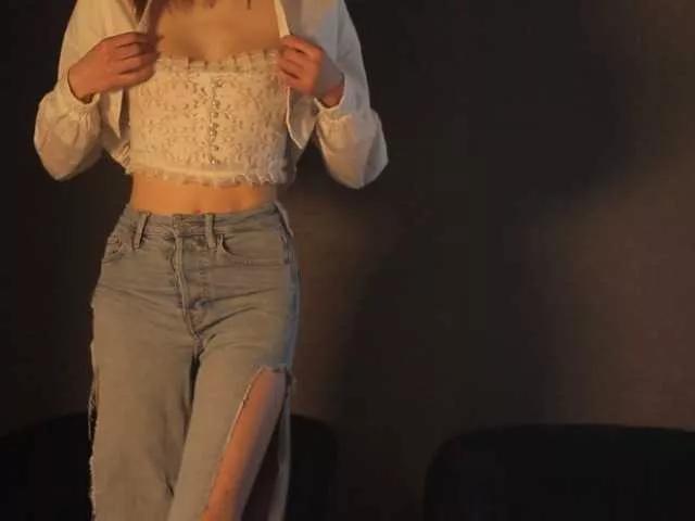 AlicetheFox on BongaCams 