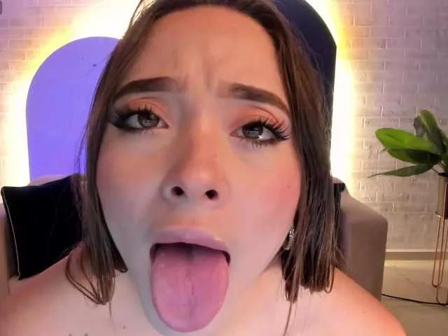 AlinaKravitz on BongaCams 