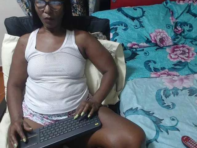 alisse27 on BongaCams 