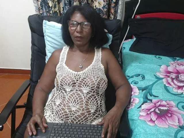 alisse27 on BongaCams 