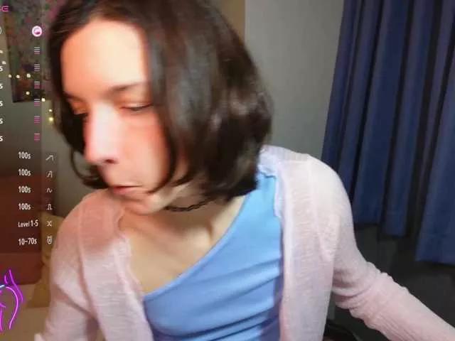 AllyAlice on BongaCams 