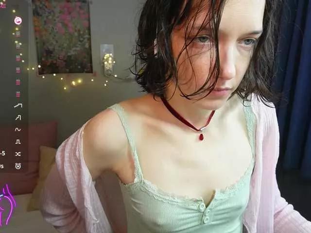 AllyAlice on BongaCams 