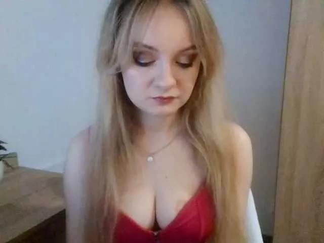 AlmaNatural on BongaCams 