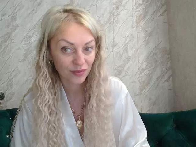 AngelX40 on BongaCams 