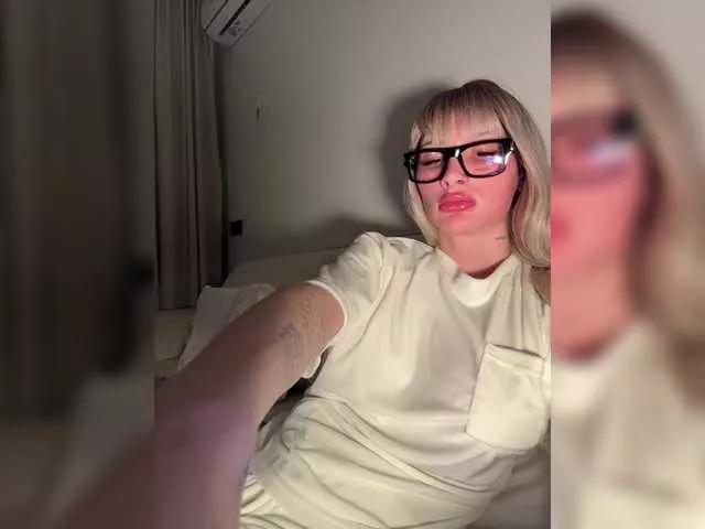AnikaSex on BongaCams 
