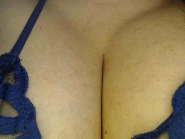 Asyia on BongaCams 