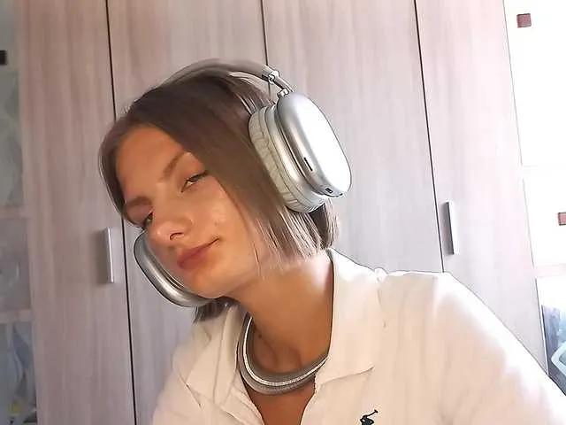 AuroraRow on BongaCams