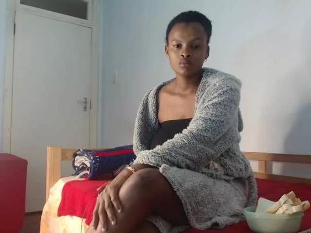 BlondQ2003 on BongaCams 