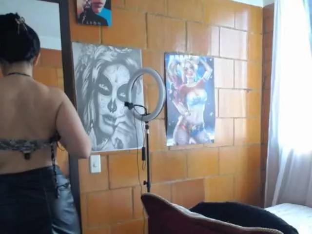 Charlotemple5 on BongaCams 
