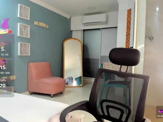 Freechat Charlotte-xoxo on BongaCams