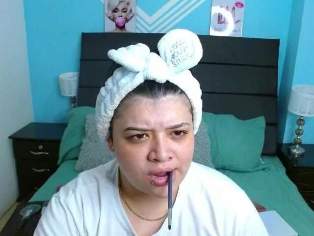 cherry-bluue on BongaCams 