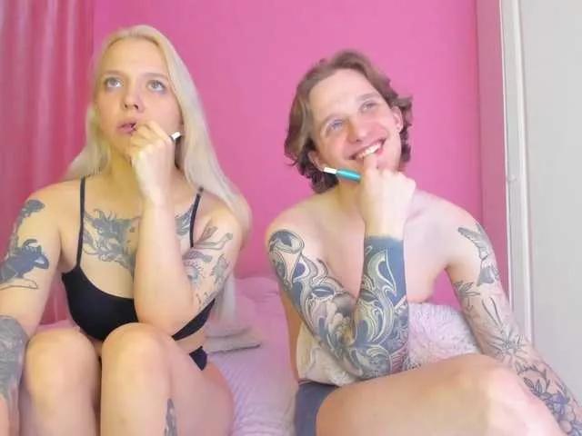 couple-tats on BongaCams 