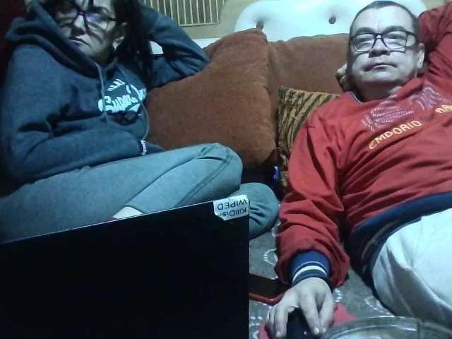 coupleofcoolx on BongaCams 