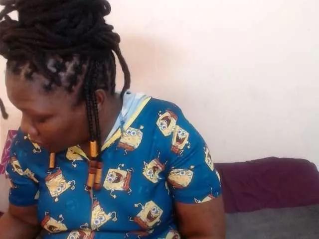 CurvyPear on BongaCams 