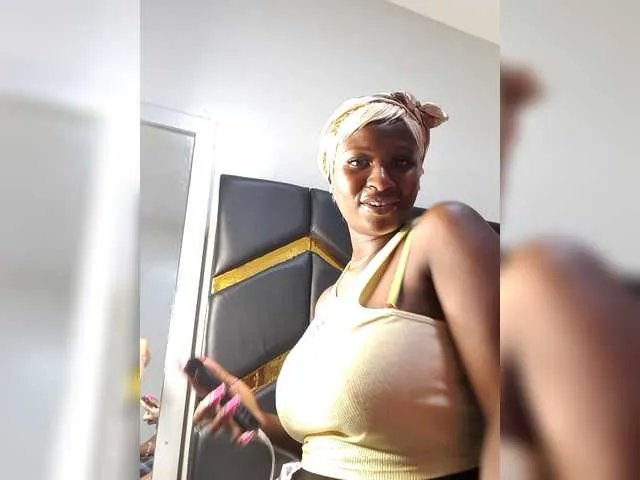 Curvyreen on BongaCams