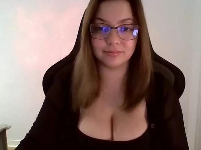 CynthiaGold on BongaCams 