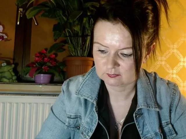 DoreenAlone on BongaCams 