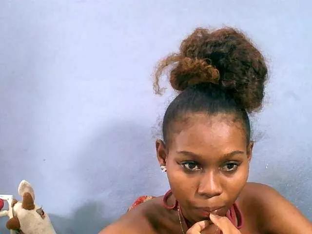 Elisahh on BongaCams 