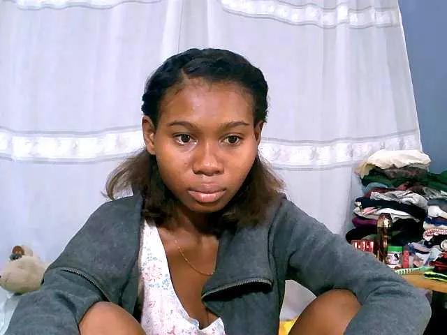 Elisahh on BongaCams 