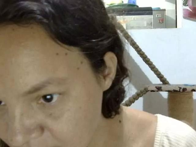 ElizabethMart on BongaCams 