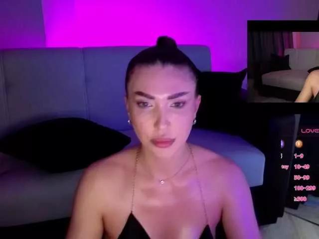 elizanoir on BongaCams 