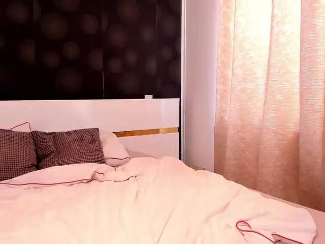 ELLY2 on BongaCams 