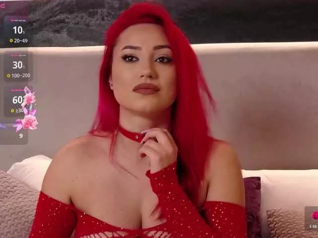 EmyHillton on BongaCams 