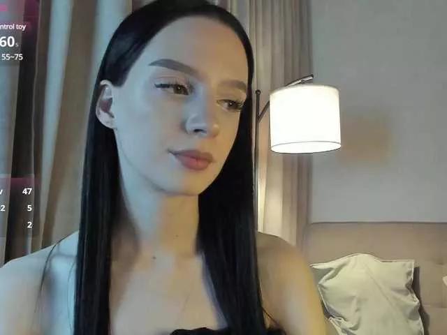 flora-babe on BongaCams 