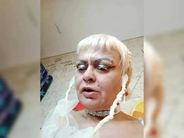 GardenerofIllusions on BongaCams 