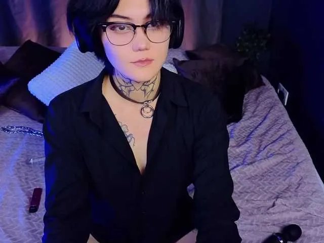 Freechat GothXRaven on BongaCams