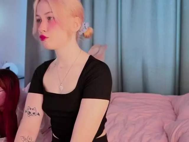 HolyLesly on BongaCams 