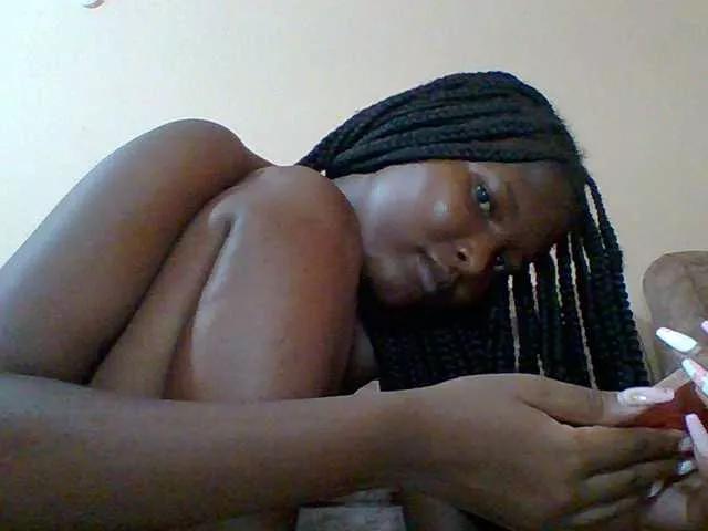 Hornyqueen4 on BongaCams 