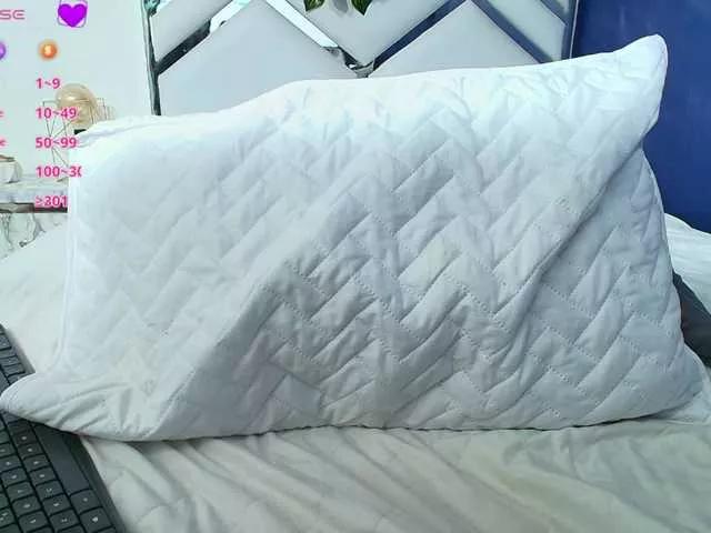 HornyVirginn on BongaCams 