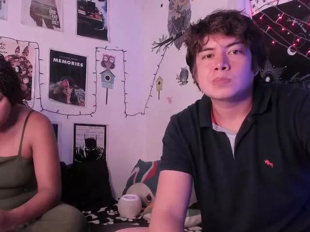 Freechat HotHoneyChile on BongaCams