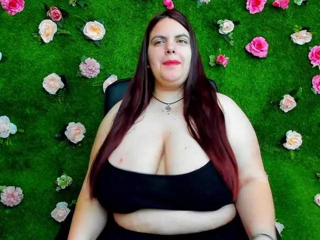 HugeTittiess on BongaCams 