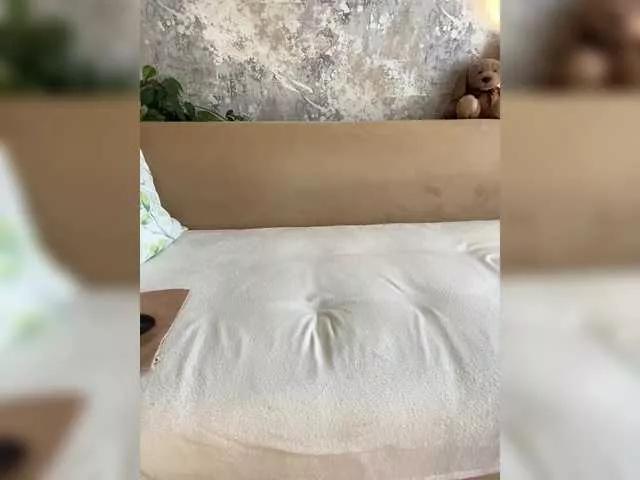 Incredible123 on BongaCams 