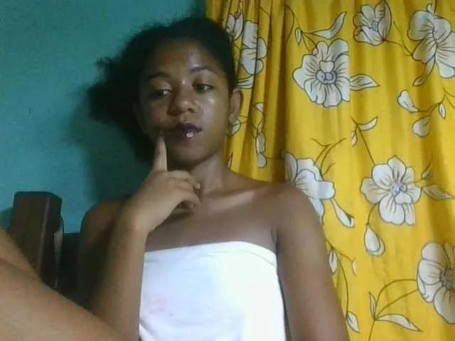 jouliana24 on BongaCams 