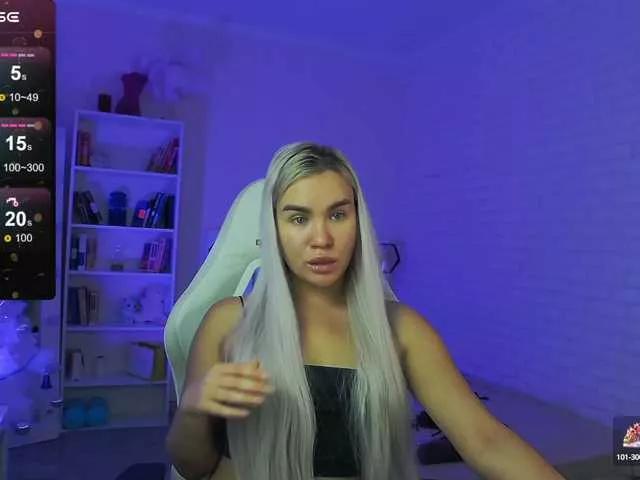 Karen-Pierce on BongaCams 