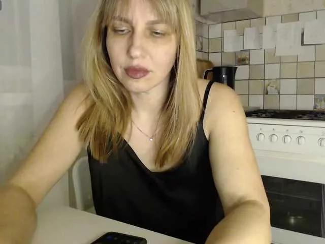 Karmella on BongaCams 