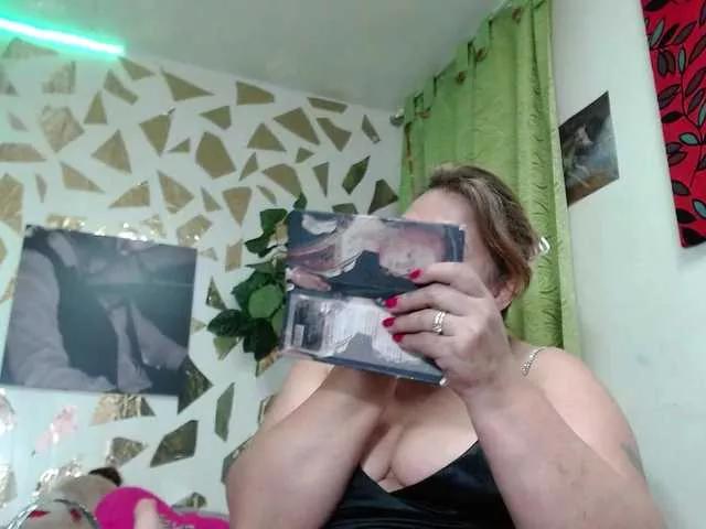 Kazsandra on BongaCams 